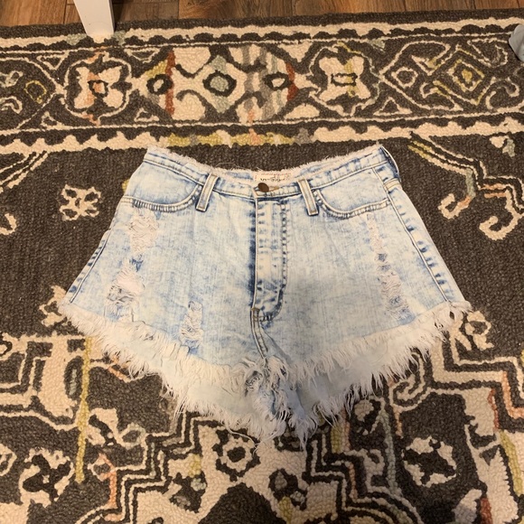 Vibrant Pants - Distressed Jean Shorts